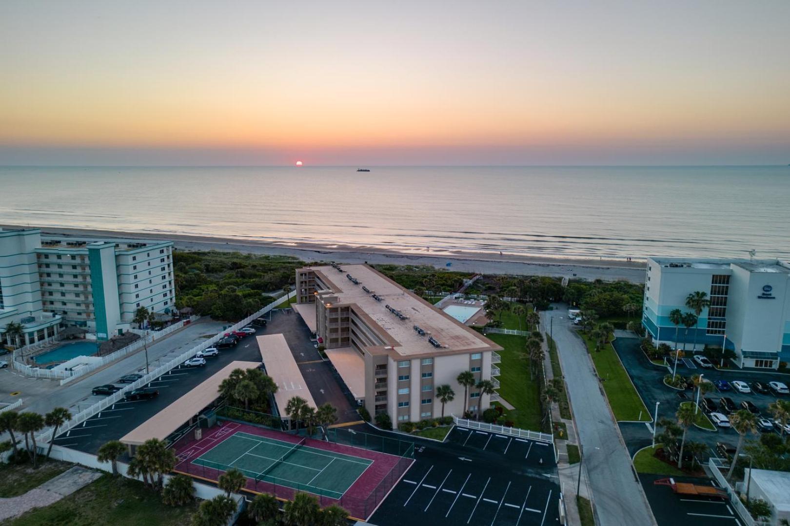 Cocoa Beach Towers Extérieur photo