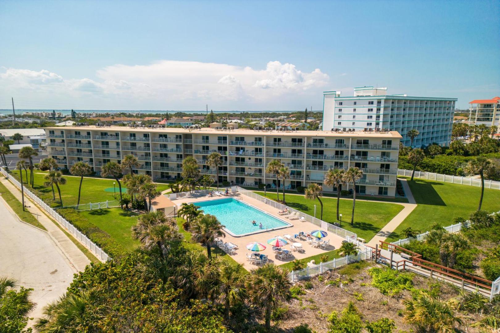 Cocoa Beach Towers Extérieur photo
