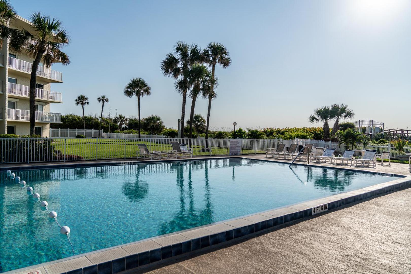 Cocoa Beach Towers Extérieur photo