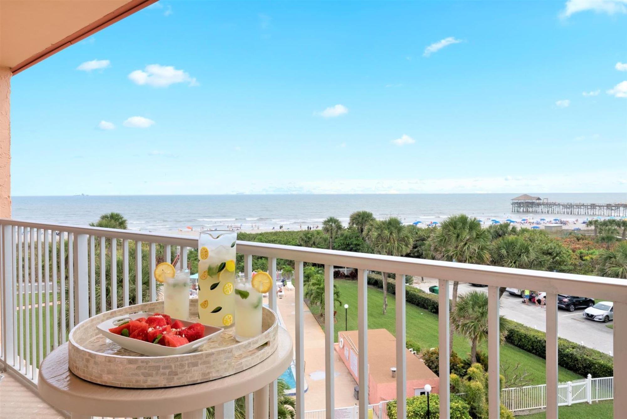 Cocoa Beach Towers Extérieur photo