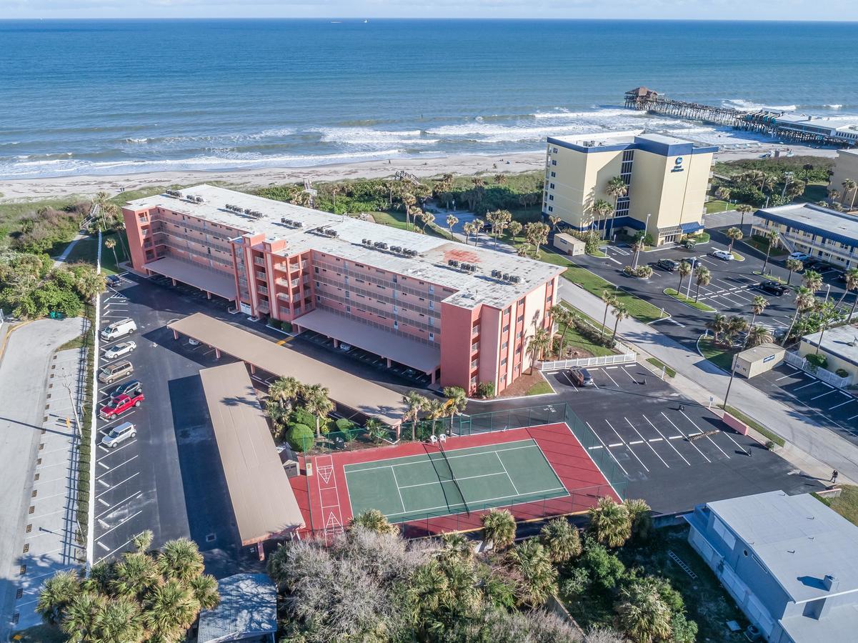 Cocoa Beach Towers Extérieur photo