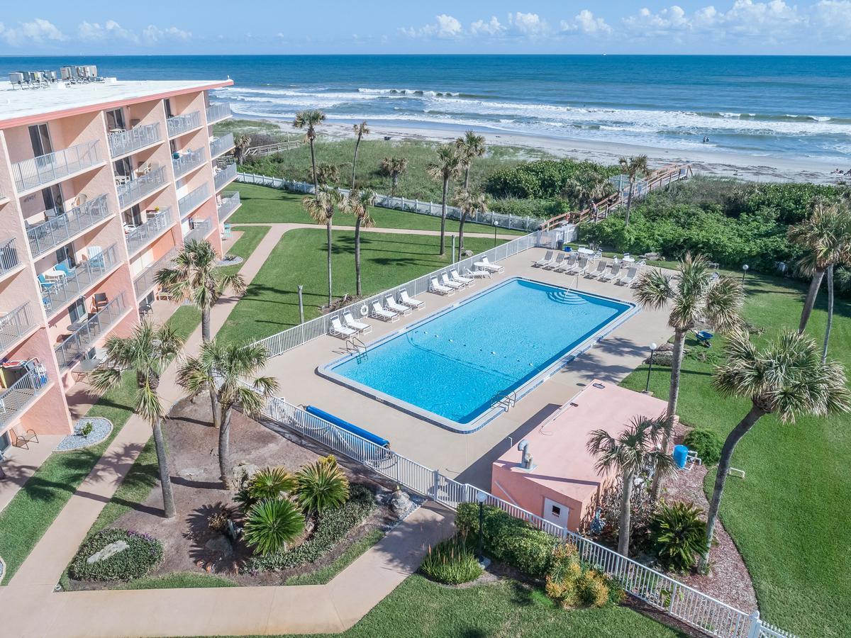 Cocoa Beach Towers Extérieur photo